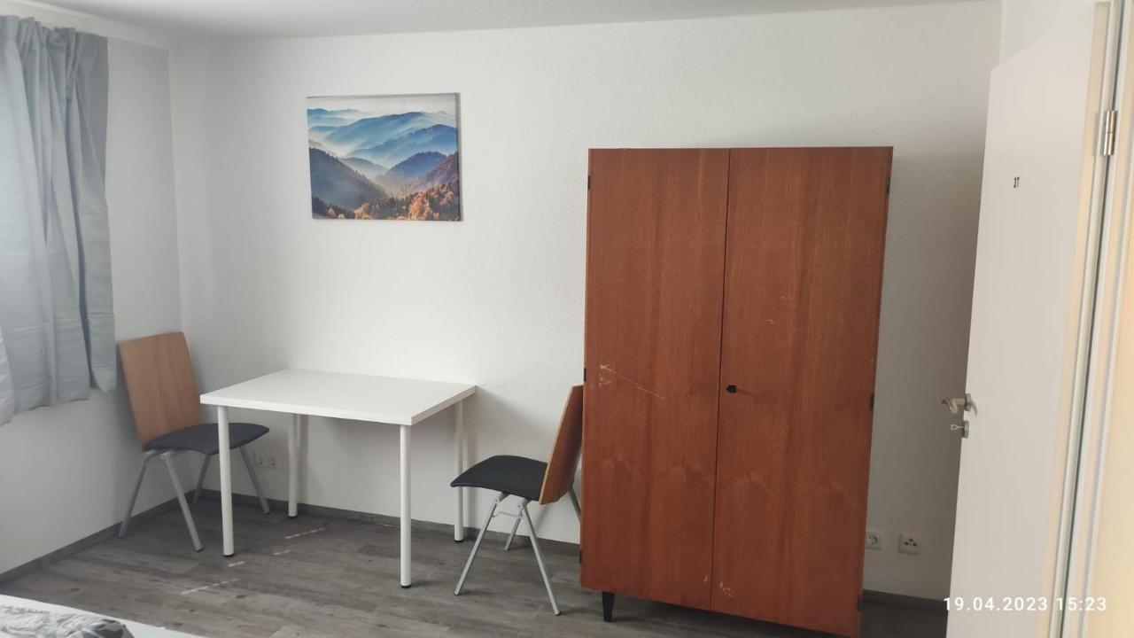 Schoene Zentrale Zimmer In Wilhelmshaven Apartment Exterior foto